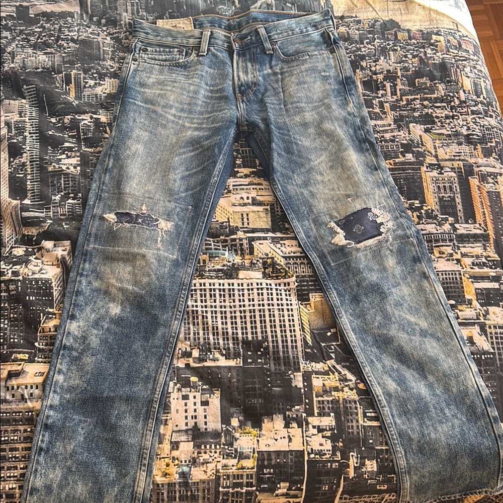 Hollister Men's Blue Distressed Jeans